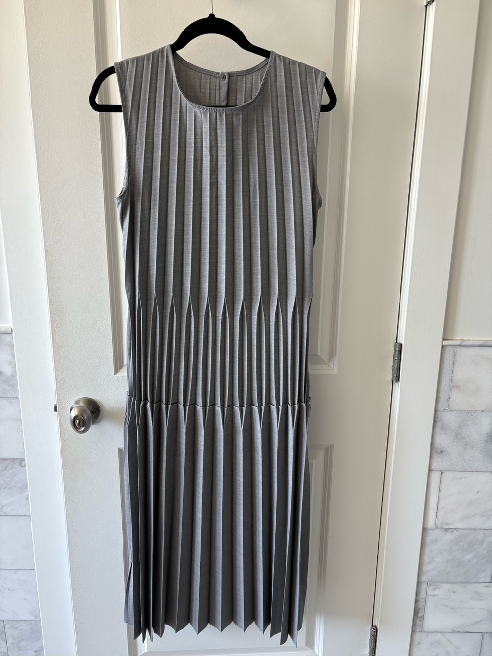 Sleeveless Gray Pleated Midi Dress